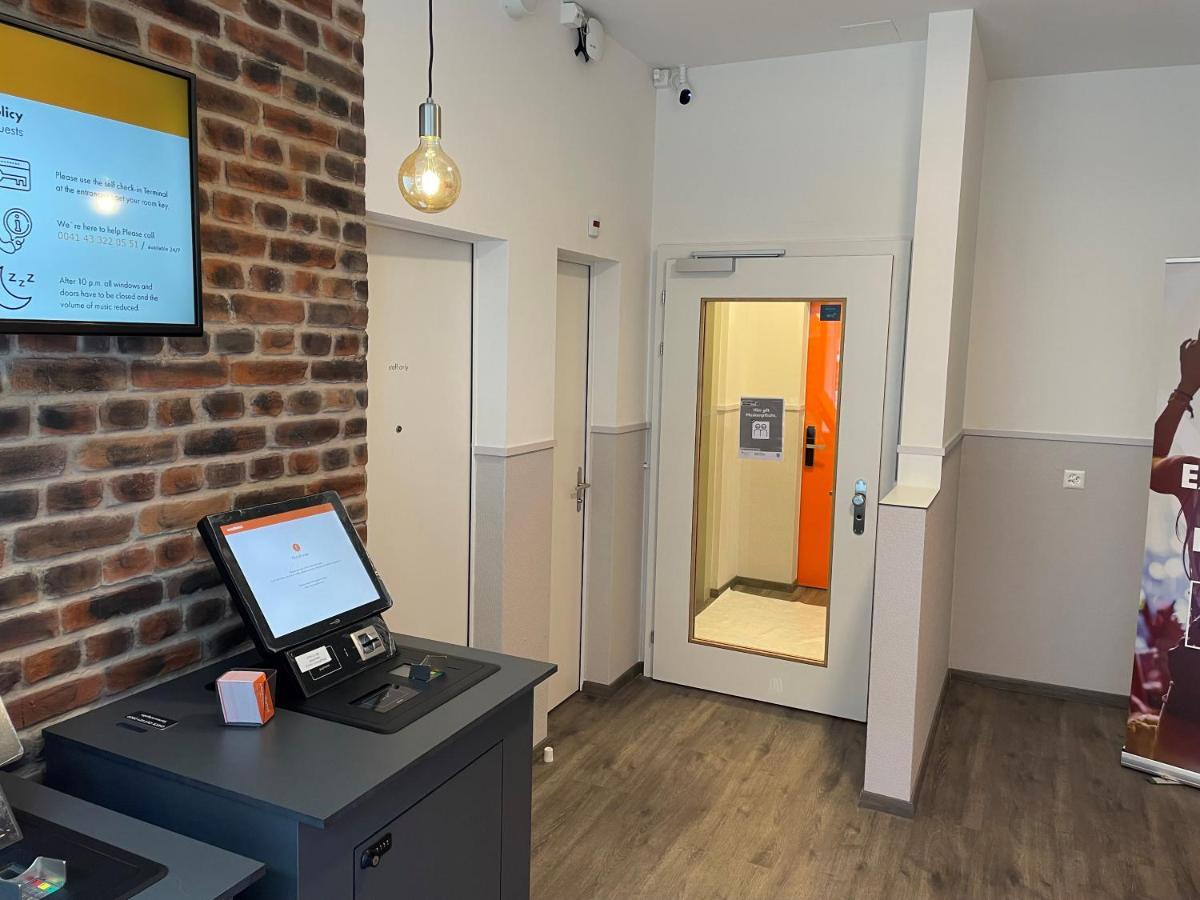 Easyhotel Zuerich Limmatplatz Екстер'єр фото