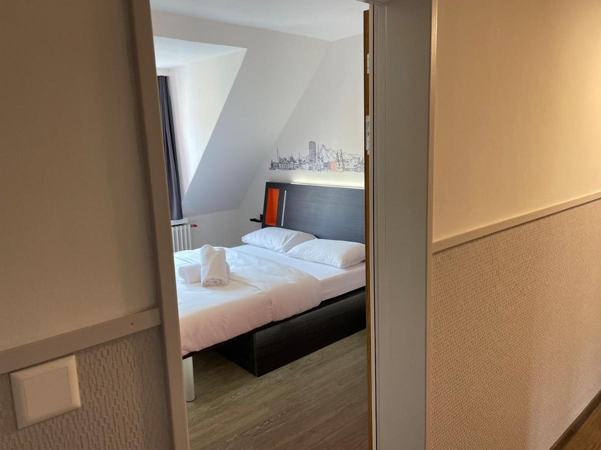 Easyhotel Zuerich Limmatplatz Екстер'єр фото